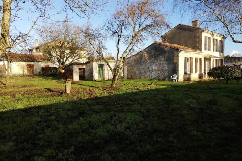 Belle Demeure Avec Espaces Verts Gauriac Екстериор снимка