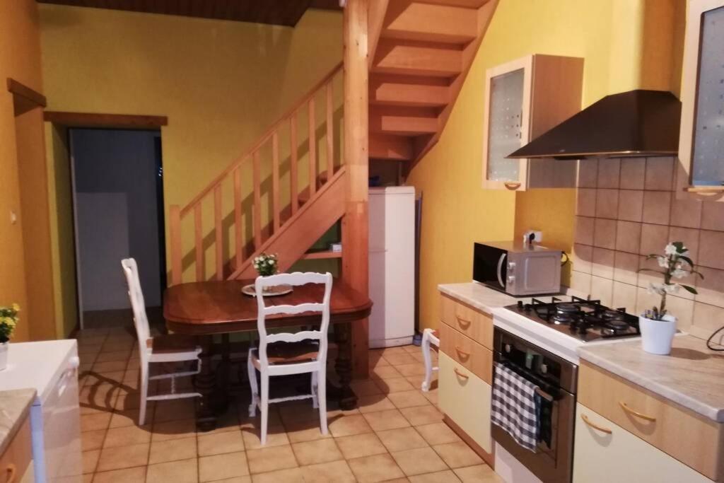 Belle Demeure Avec Espaces Verts Gauriac Екстериор снимка